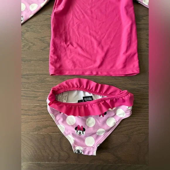 Disney Minnie Mouse Girls Swim Set Rash Guard Bikini XS 4–5 pink - Picture 10 of 16